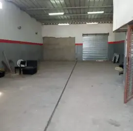 Hangar A Louer 200m