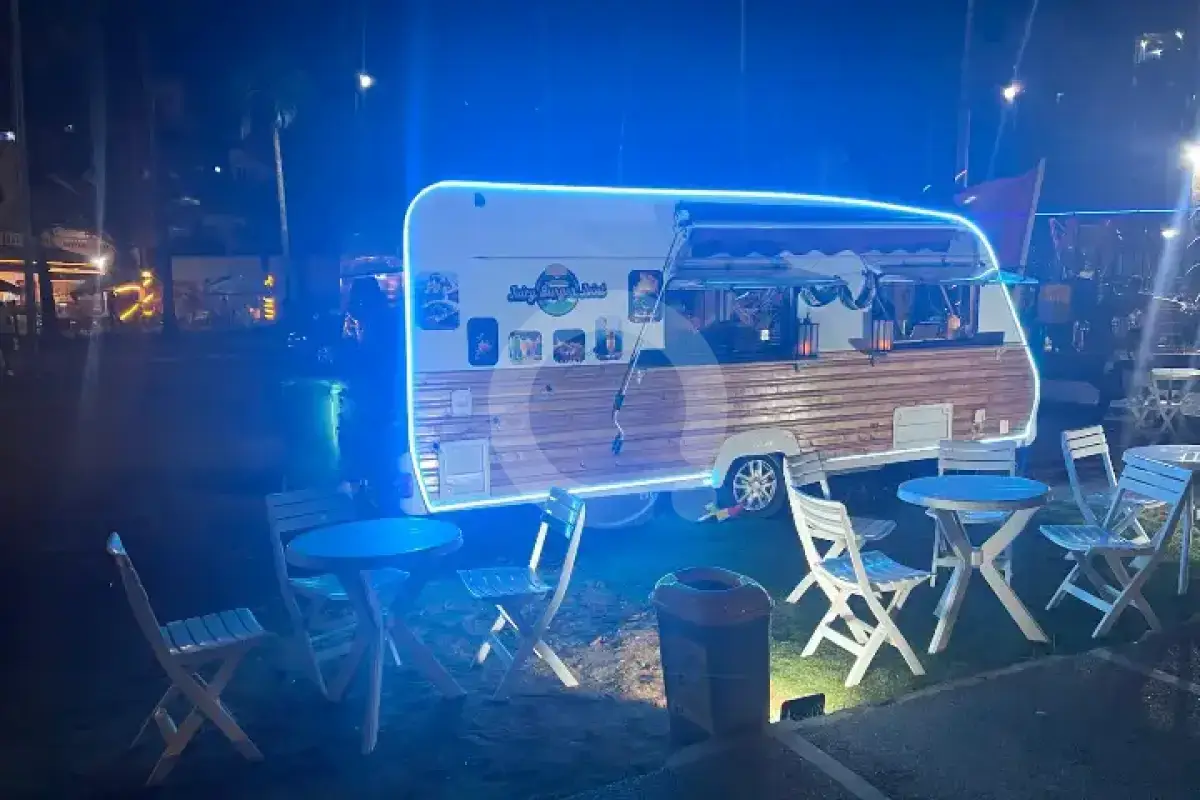 Caravane mobile pour restauration