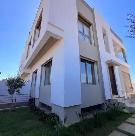Superbe villa à vendre plage assanaoubar bouznika