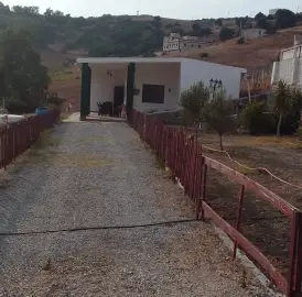 Maison d'été/terrasse/garage/jardin 930m2 total