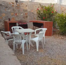 Maison d'été/terrasse/garage/jardin 930m2 total