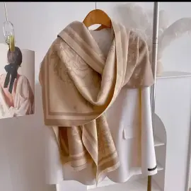 Des echarpes de luxe pour les femmes