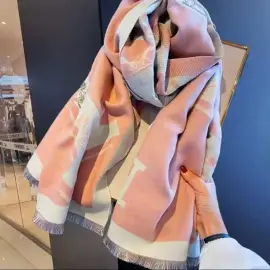 Des echarpes de luxe pour les femmes
