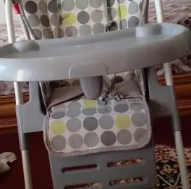 Table à manger pour bébé