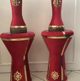 2 Derboukas.