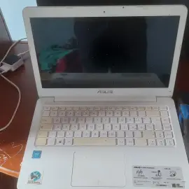 Asus E402M