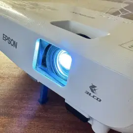 Projecteur Epson EB-E01