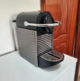 Machine à café Nespresso Pixie