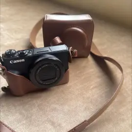 Canon EOS 2000D