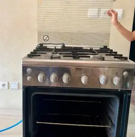 Four cuisinière à gaz plaque 4 feux