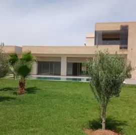 Jolie villa de style moderne route de fès